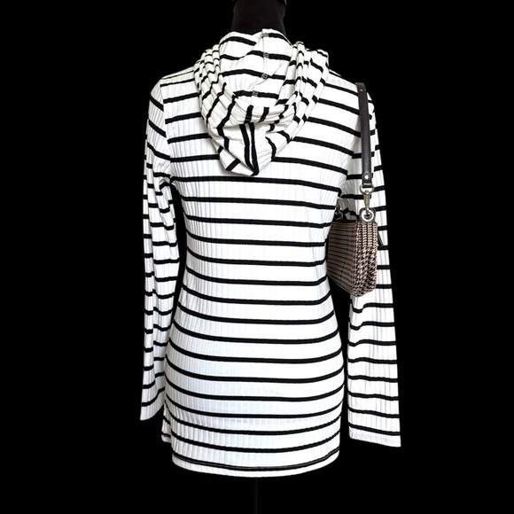 NWT Papillon Small Black & White Striped Long-Sleeve Hoodie - Picture 4 of 7